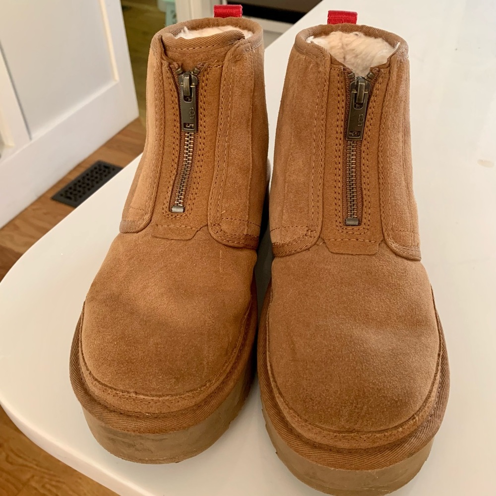 Neumel’s Zip Platform Ugg Boots